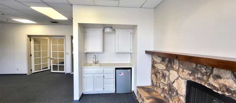 Suite-206-kitchenette-MLS